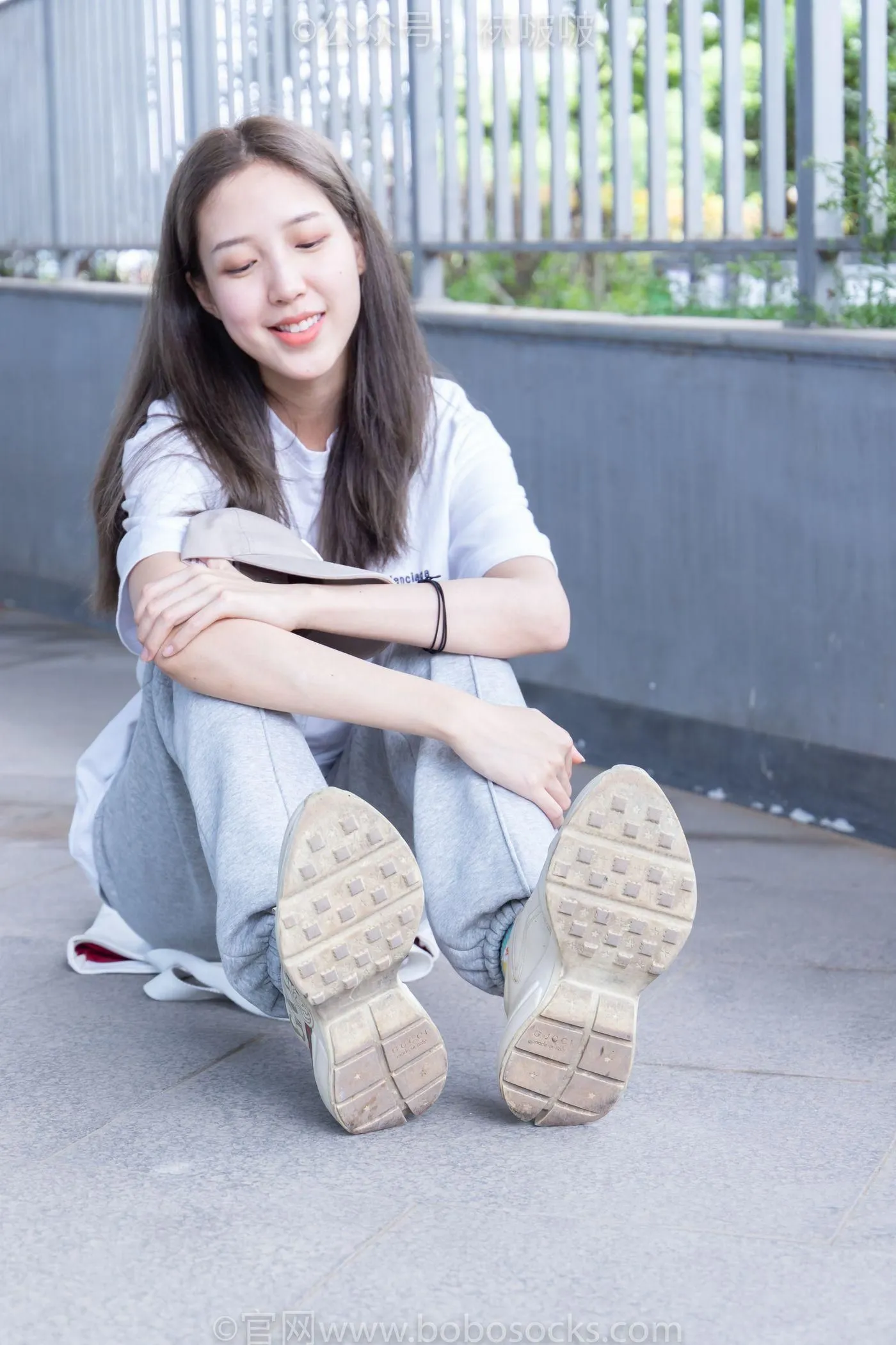[BoBoSocks袜啵啵]NO.012 泡芙-运动鞋、白棉袜、裸足 [132P]插图7